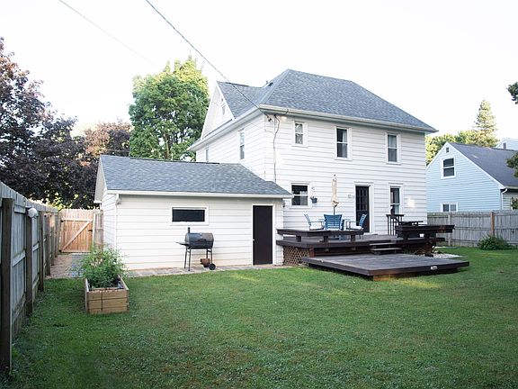 4th image of 903 Woodside Ave