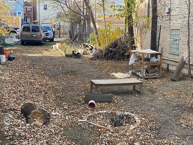 2nd image of 930 N Lawndale Ave