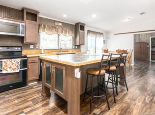 254 County Road 118, Floresville, TX 78114