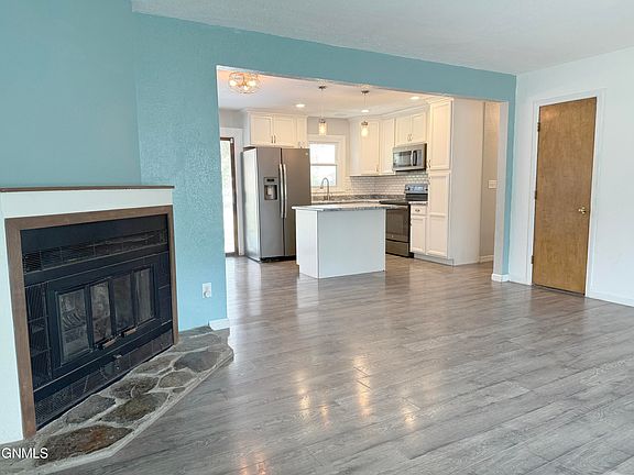 5th image of 2105 Saint Joseph Dr