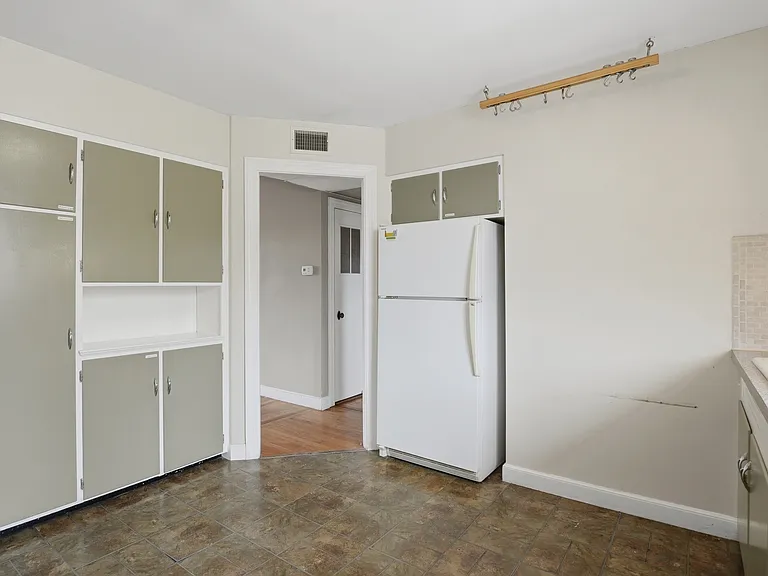 20 Ashland St #3L — Photo 8