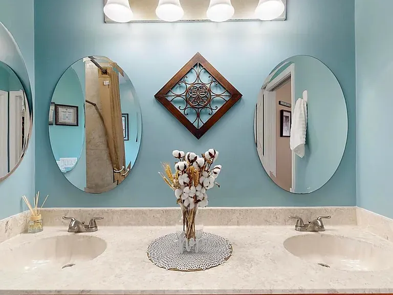 4557 SW Athena Dr — Photo 12