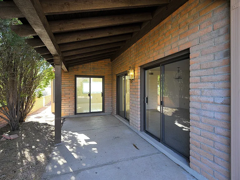 SidePatio_01252023