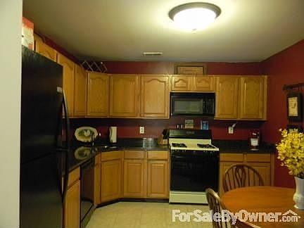4th image of 8 Butternut St