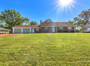 7112 Weber Rd, Saint Louis, MO 63123