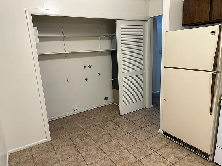 Kitchen/Laundry Hook up