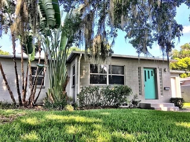 1st image of 744 Warwick Pl