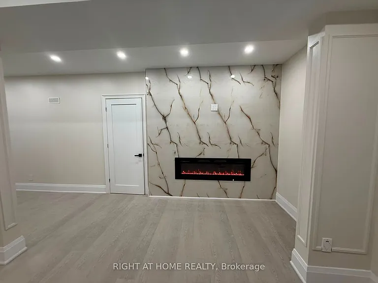 2 Chesney Cres #A — Photo 6