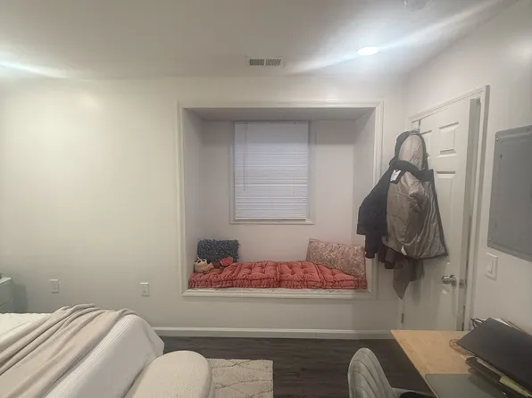 370 5th St APT 1, Jersey City, NJ 07302