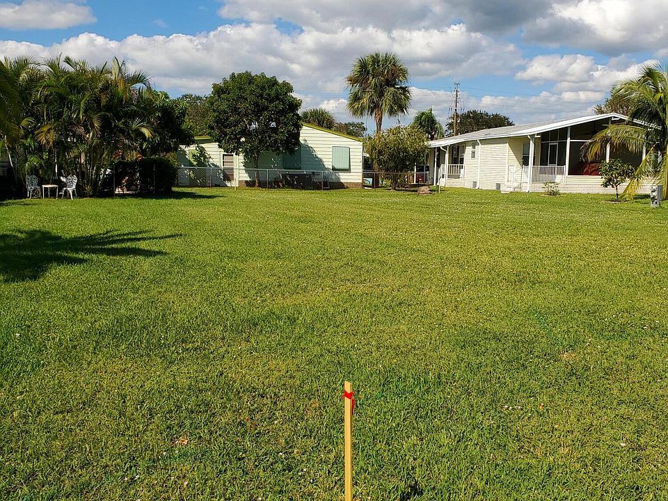 2nd image of 1037 Goldfinch Ct