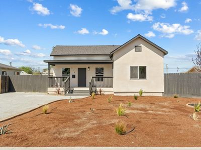 318 E 11th Street, Hanford, CA, 93230