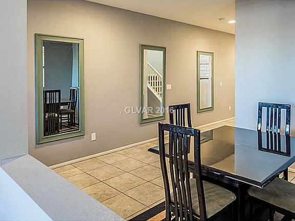 5th image of 308 Woodsfield Ct