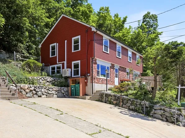 37 Mountain St #37, Woburn, MA 01801
