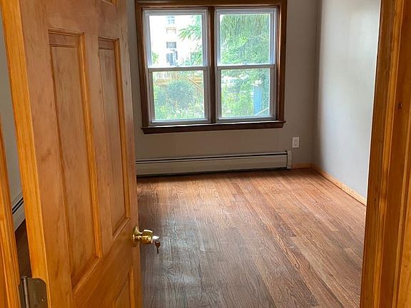 3rd image of 111 Monroe Ave #1