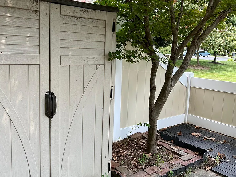 209 Hampshire Dr #209 — Photo 28