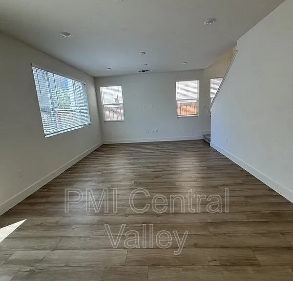 3226 Tibidabo St — Photo 42