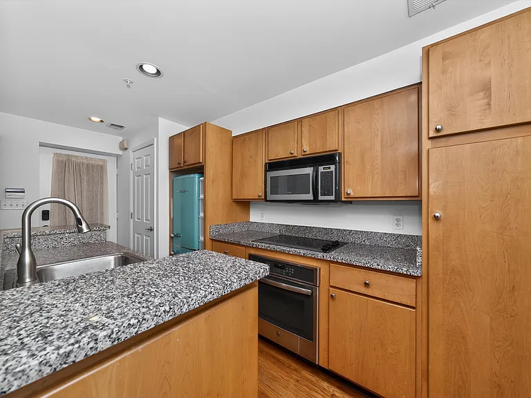 2801 Connecticut Ave NW #15 — Photo 8