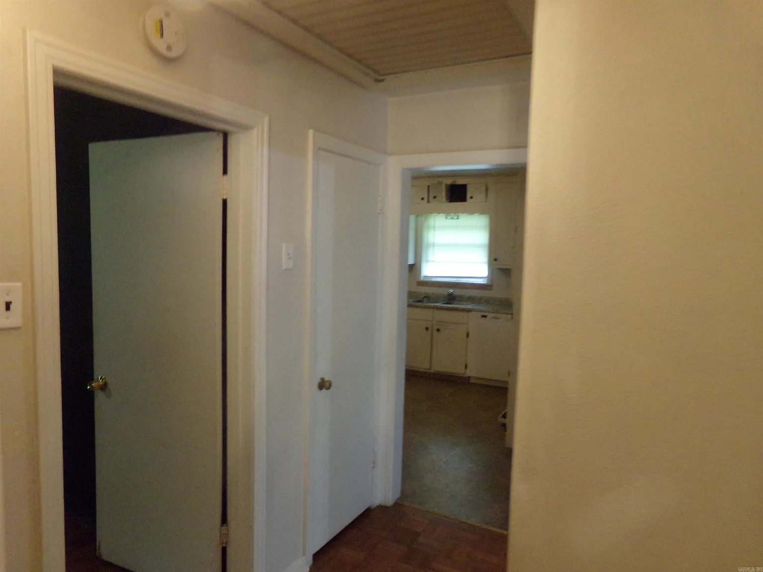 2 bed, 1.0 bath, 940 sqft, $1,000 — Photo 4
