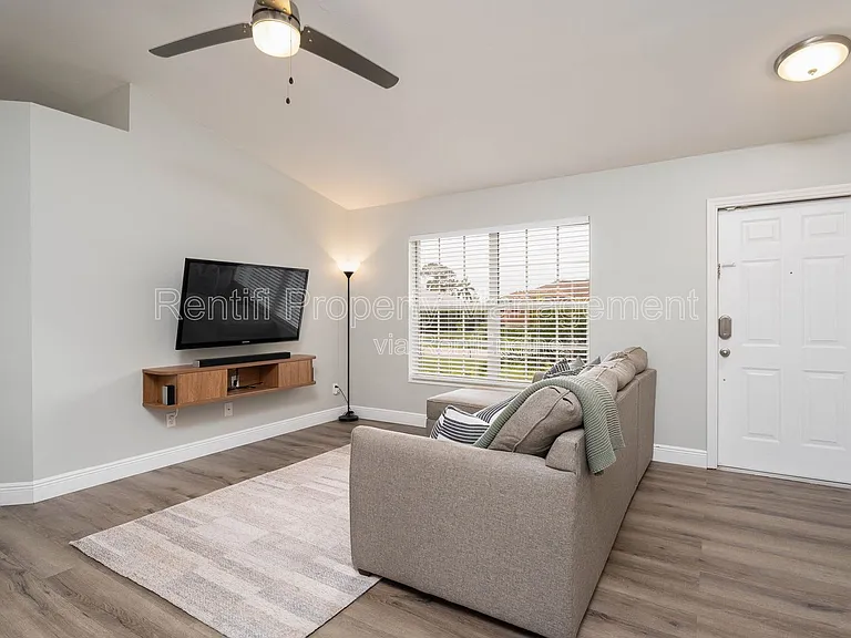 18266 Fuchsia Rd — Photo 6