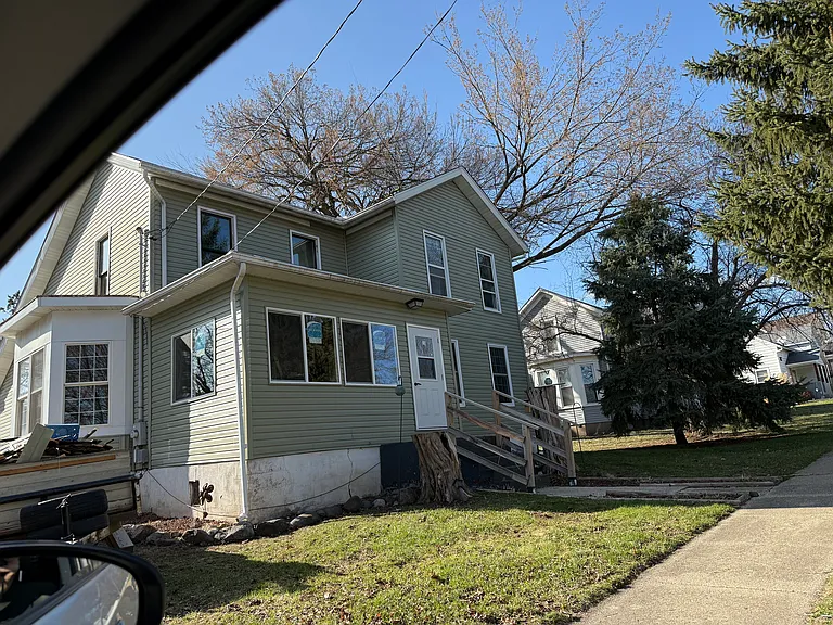 408 Allen St — Photo 6
