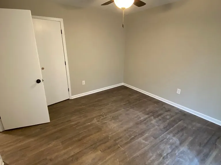 143 Sandburg St — Photo 11