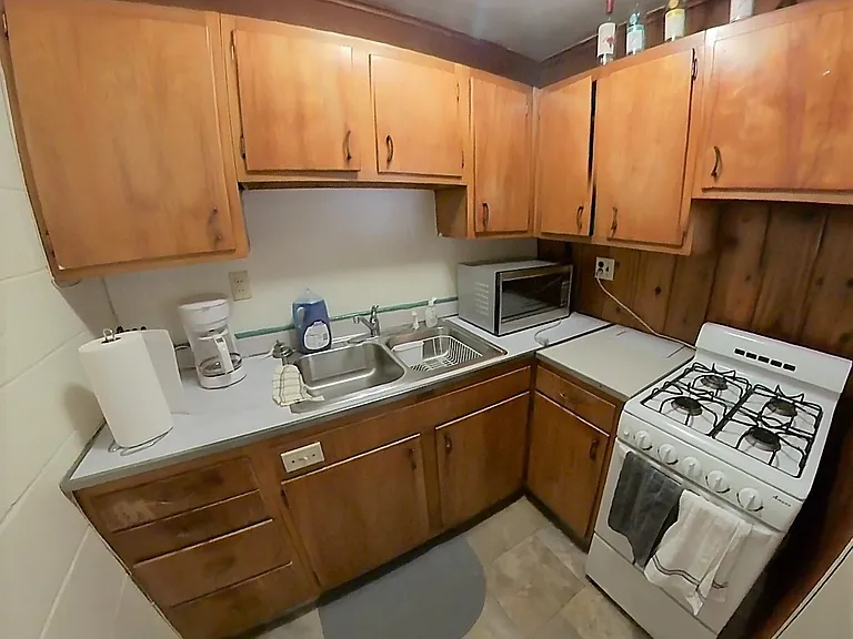 1202 N Dunn St #6 — Photo 8