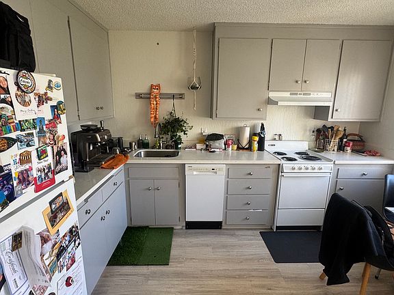 5th image of 410 44th Ave APT 204