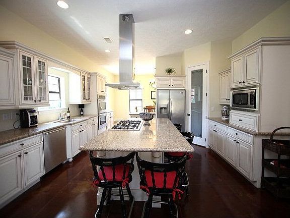 5th image of 7955 Whispering Pines Dr