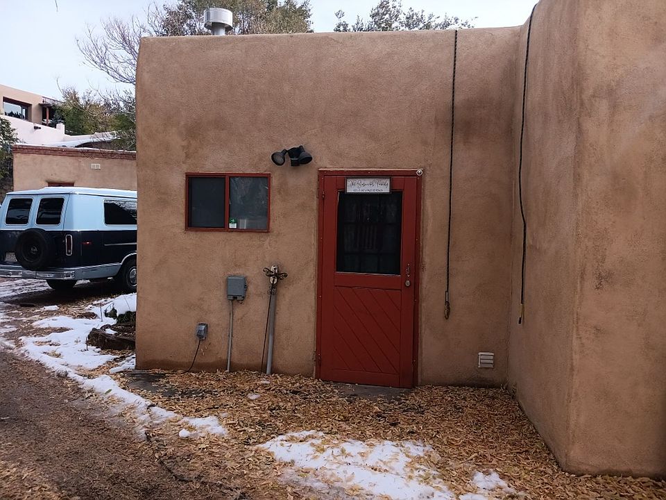 1st image of 603 1/2 Paseo De Peralta Unit A