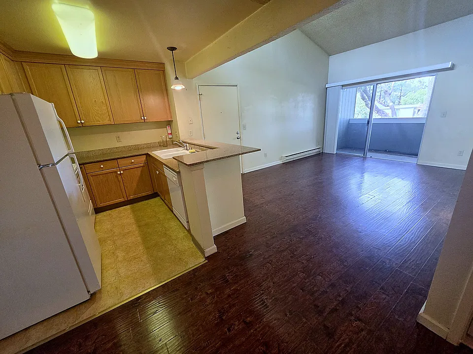 1333 N Camino Alto Rd #243