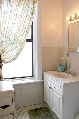 Rented by New York Residence | media 17