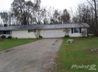 66701 Lakeland Ave, Dowagiac, MI 49047