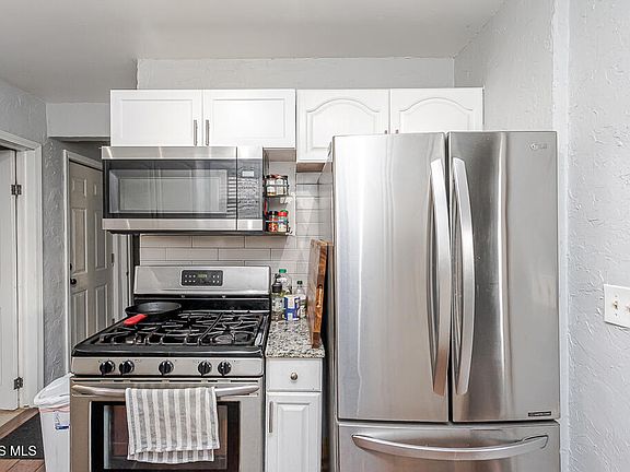 4th image of 3653 Woodmont Rd