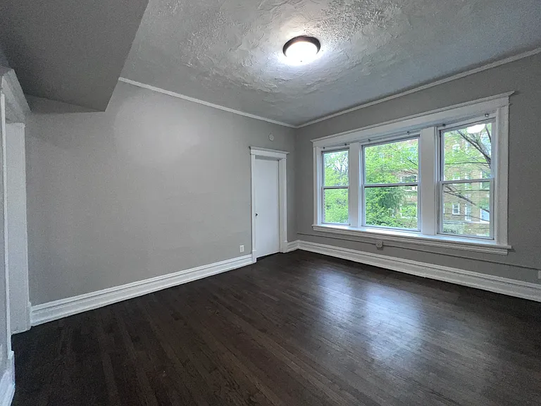 2707 E 78th St #2W — Photo 6