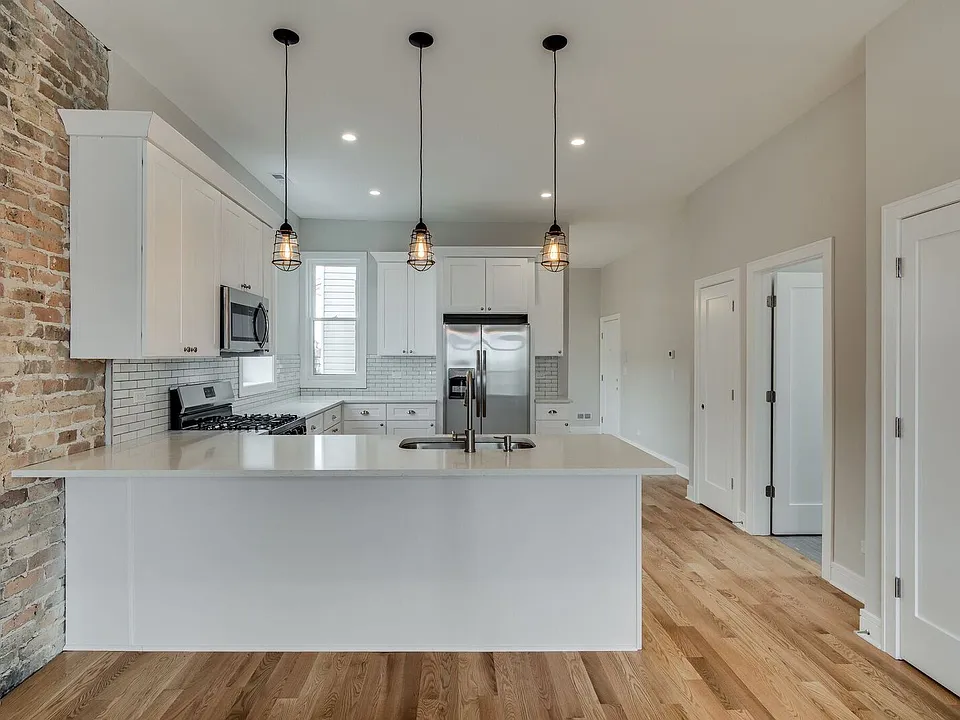 965 W 18th Street Kitchen Straight on Looking into counter