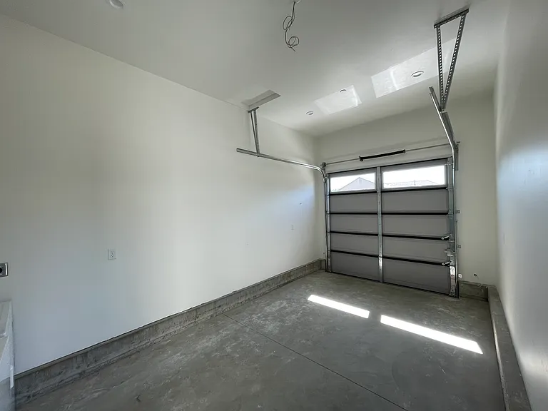 1841 Lime Ave — Photo 20