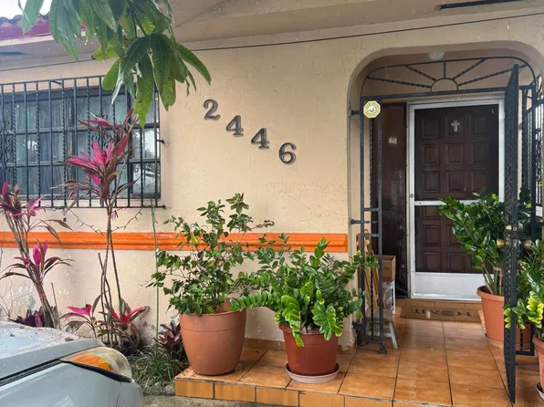 2446 W 70th Place, Hialeah, FL 33016