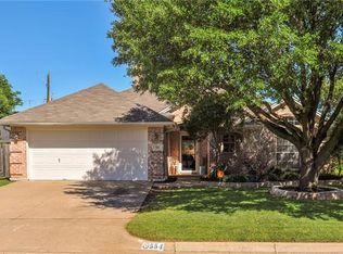 554 Meadowbrook Dr, Burleson, TX 76028