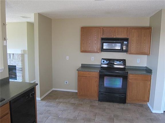 2nd image of 1712 Silverwood Ln
