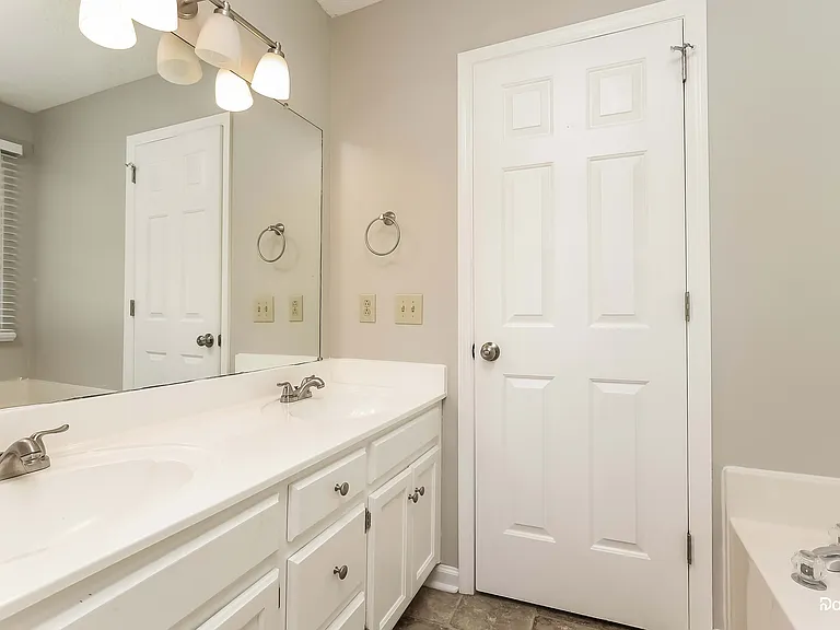 806 Allison Ct — Photo 14