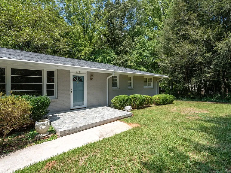 5501 Old Buncombe Rd — Photo 5