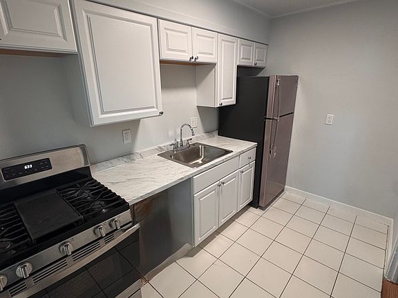 4th image of 5105 S 10th St