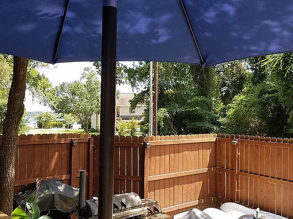 3rd image of 2815 Whitman Dr