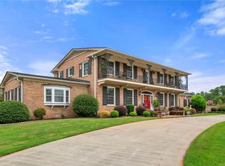 606 Pinecrest Dr, Seneca, SC 29678