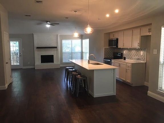 3rd image of 1374 Rosewood Ln