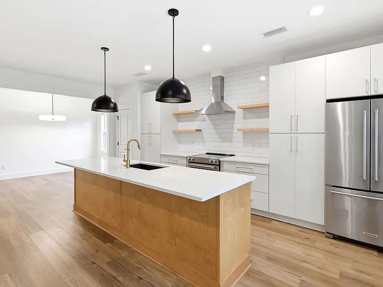 213 Myrtle Ave — Photo 17