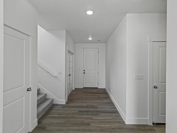 Entry. Photos as of 1-20-2023