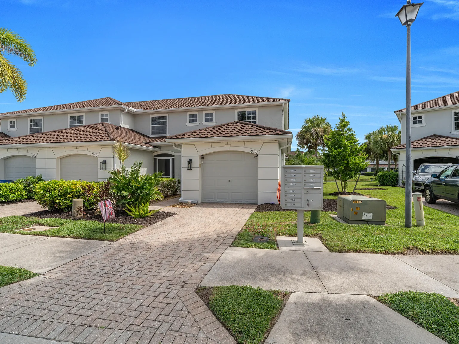 2 bed, 2.5 bath, 1205 sqft, $1,700 — Photo 1
