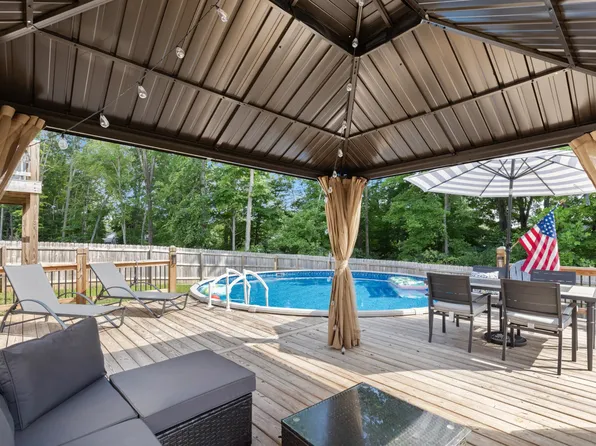 329 Green Hills Dr, Springfield, TN 37172