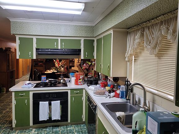 4th image of 1201 Trinity St